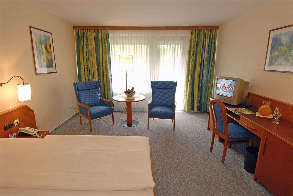 Balladins Superior Hotel Gutsmann Bad Bramstedt Room photo