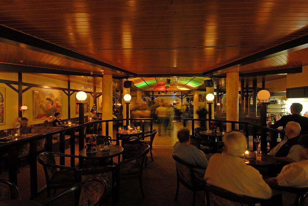 Balladins Superior Hotel Gutsmann Bad Bramstedt Restaurant photo
