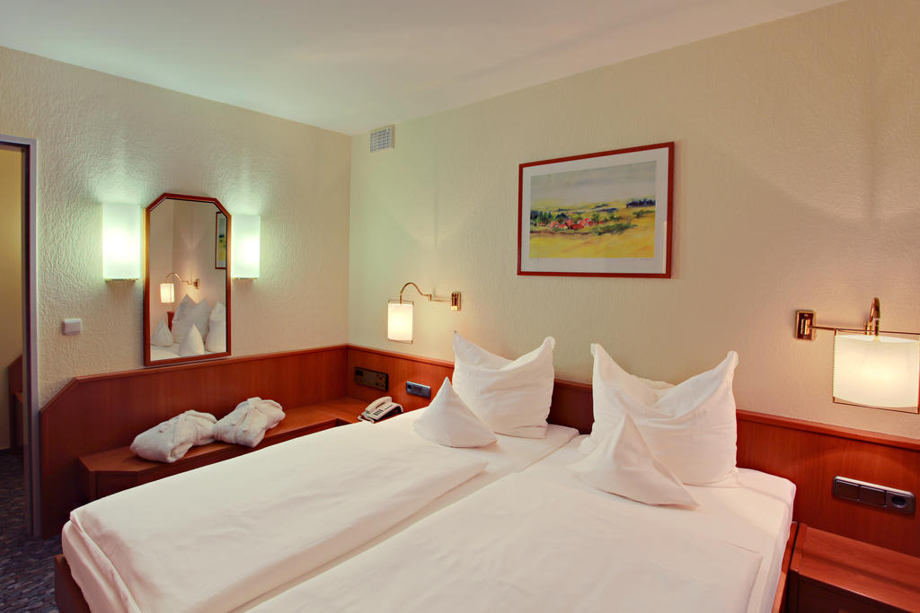 Balladins Superior Hotel Gutsmann Bad Bramstedt Room photo